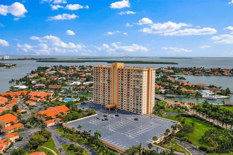 Condo in Saint Petersburg, Florida, 1 bedroom  № 1720204 - photo 1