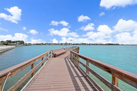 Condo in Saint Petersburg, Florida, 1 bedroom  № 1720204 - photo 22
