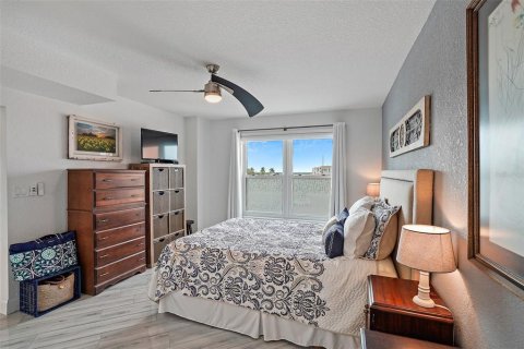 Condo in Saint Petersburg, Florida, 1 bedroom  № 1720204 - photo 11