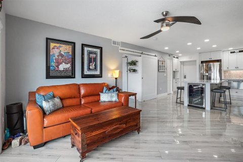 Condo in Saint Petersburg, Florida, 1 bedroom  № 1720204 - photo 8