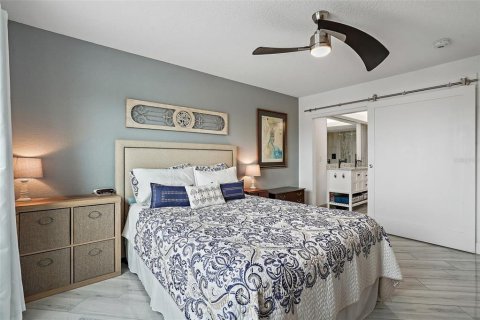 Condo in Saint Petersburg, Florida, 1 bedroom  № 1720204 - photo 13