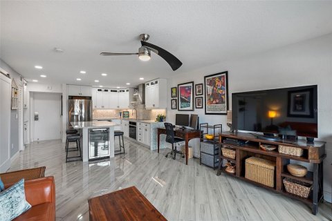Condo in Saint Petersburg, Florida, 1 bedroom  № 1720204 - photo 7