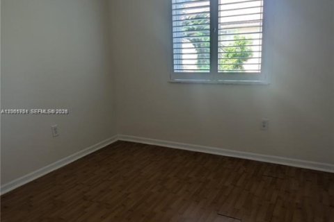 Снять в аренду таунхаус в Дейви, Флорида 4 спальни, 180.79м2, № 2066667 - фото 29