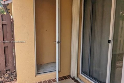 Снять в аренду таунхаус в Дейви, Флорида 4 спальни, 180.79м2, № 2066667 - фото 11