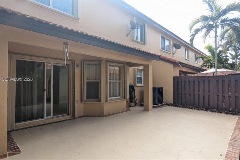 Снять в аренду таунхаус в Дейви, Флорида 4 спальни, 180.79м2, № 2066667 - фото 6