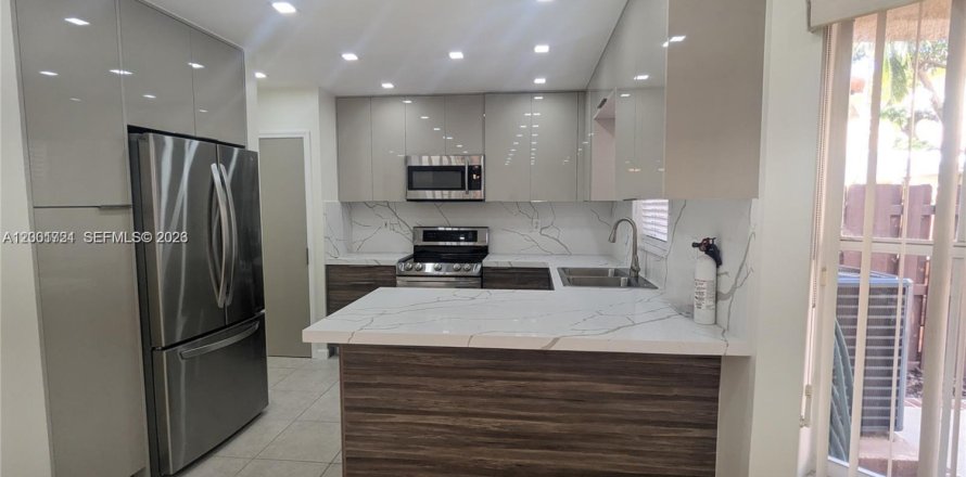 Таунхаус в Дейви, Флорида 4 спальни, 180.79м2 № 2066667