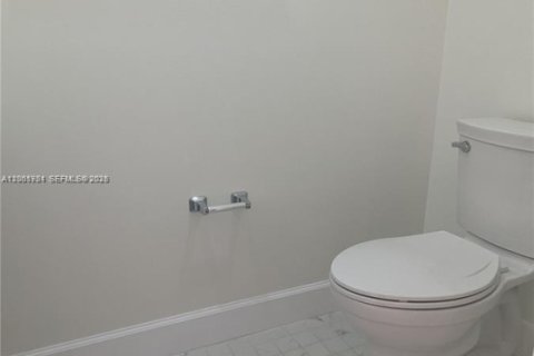 Снять в аренду таунхаус в Дейви, Флорида 4 спальни, 180.79м2, № 2066667 - фото 17