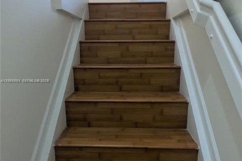 Снять в аренду таунхаус в Дейви, Флорида 4 спальни, 180.79м2, № 2066667 - фото 25