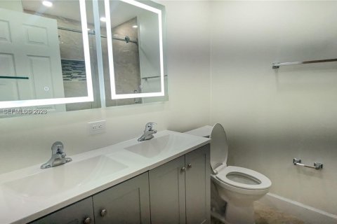 Снять в аренду таунхаус в Дейви, Флорида 4 спальни, 180.79м2, № 2066667 - фото 30