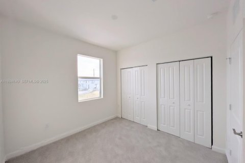 Снять в аренду таунхаус в Хомстед, Флорида 3 спальни, № 1983826 - фото 6