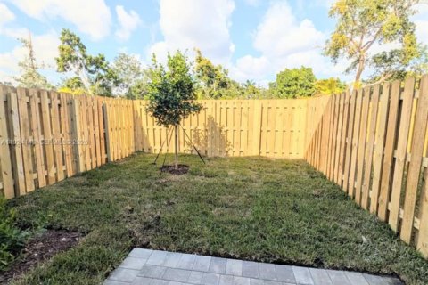 Снять в аренду таунхаус в Хомстед, Флорида 3 спальни, № 1983826 - фото 7