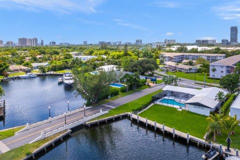 Купить виллу или дом в Халландейл-Бич, Флорида 8 спален, 608.05м2, № 1958573 - фото 7