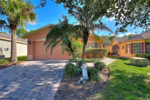 Villa ou maison à vendre à Poinciana, Floride: 2 chambres, 140.47 m2 № 840282 - photo 1