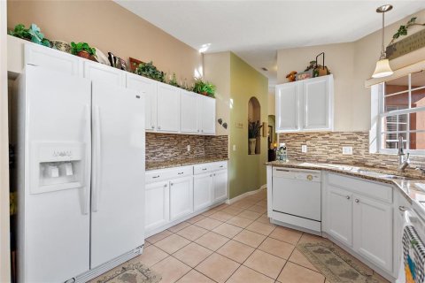 Villa ou maison à vendre à Poinciana, Floride: 2 chambres, 140.47 m2 № 840282 - photo 10