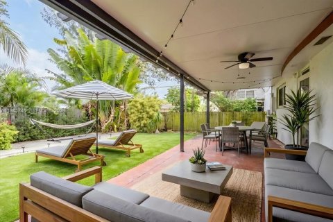 Villa ou maison à vendre à Miami, Floride: 4 chambres, 163.04 m2 № 2023714 - photo 20