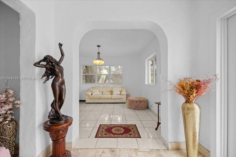 Villa ou maison à vendre à Miami, Floride: 4 chambres, 163.04 m2 № 2023714 - photo 12