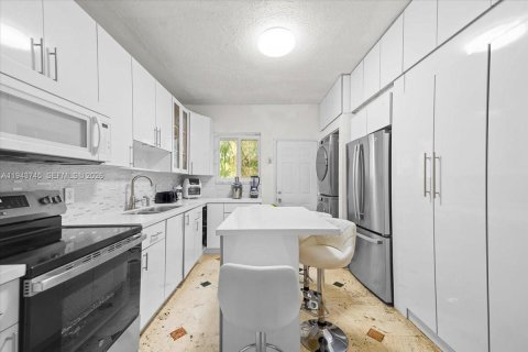 Villa ou maison à vendre à Miami, Floride: 4 chambres, 163.04 m2 № 2023714 - photo 5