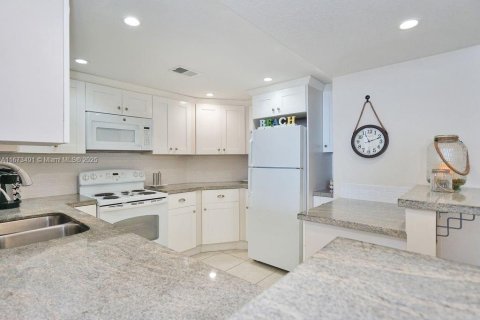 Condominio en venta en Hollywood, Florida, 2 dormitorios, 101.73 m2 № 1991838 - foto 4
