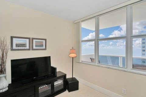 Condominio en venta en Hollywood, Florida, 2 dormitorios, 101.73 m2 № 1991838 - foto 17