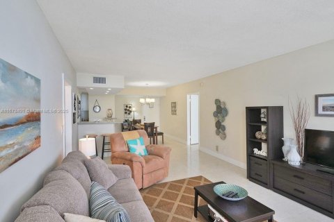 Condominio en venta en Hollywood, Florida, 2 dormitorios, 101.73 m2 № 1991838 - foto 10