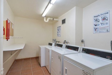 Condominio en venta en Hollywood, Florida, 2 dormitorios, 101.73 m2 № 1991838 - foto 30