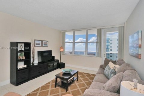 Condominio en venta en Hollywood, Florida, 2 dormitorios, 101.73 m2 № 1991838 - foto 13