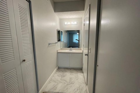 Condo in Davie, Florida, 2 bedrooms  № 2083513 - photo 9