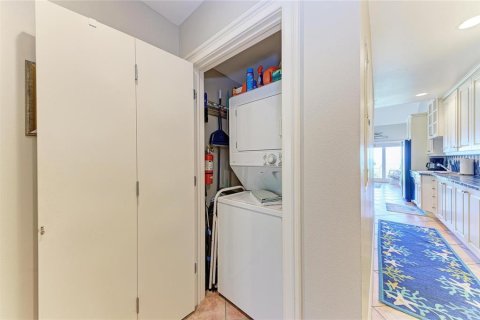 Condominio en alquiler en Anna Maria, Florida, 2 dormitorios, 92.9 m2 № 2094699 - foto 25