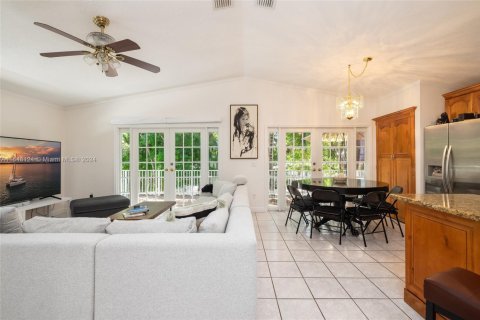 House in Tavernier, Florida 2 bedrooms, 104.05 sq.m. № 1704965 - photo 3