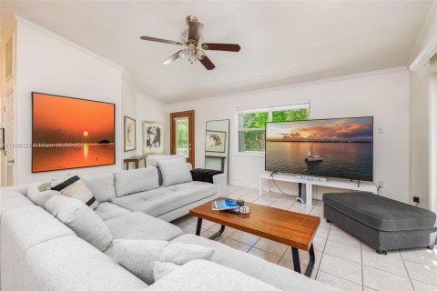House in Tavernier, Florida 2 bedrooms, 104.05 sq.m. № 1704965 - photo 5