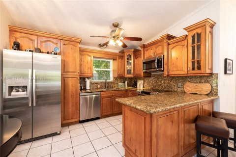 House in Tavernier, Florida 2 bedrooms, 104.05 sq.m. № 1704965 - photo 9