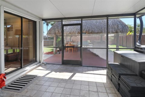 Купить виллу или дом в Катлер-Бей, Флорида 3 спальни, 151.62м2, № 2032351 - фото 29