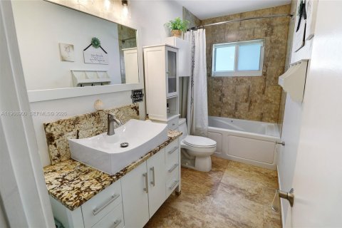 Купить виллу или дом в Катлер-Бей, Флорида 3 спальни, 151.62м2, № 2032351 - фото 27