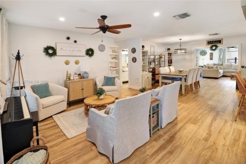 Купить виллу или дом в Катлер-Бей, Флорида 3 спальни, 151.62м2, № 2032351 - фото 9