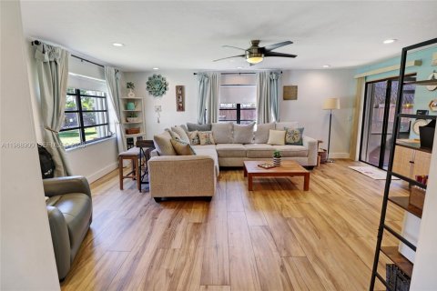 Купить виллу или дом в Катлер-Бей, Флорида 3 спальни, 151.62м2, № 2032351 - фото 12