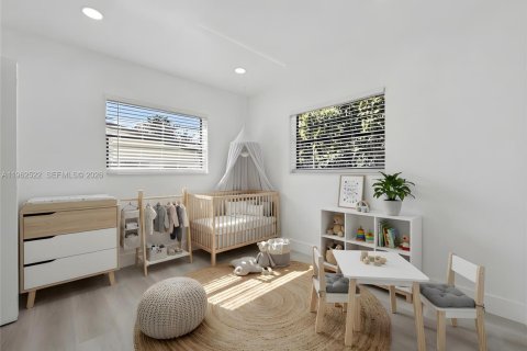 House in North Miami Beach, Florida 3 bedrooms, 91.79 sq.m. № 2025147 - photo 14
