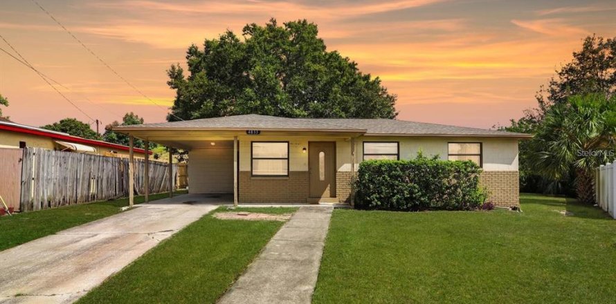 Villa ou maison à Tampa, Floride 3 chambres, 111.76 m2 № 2355737