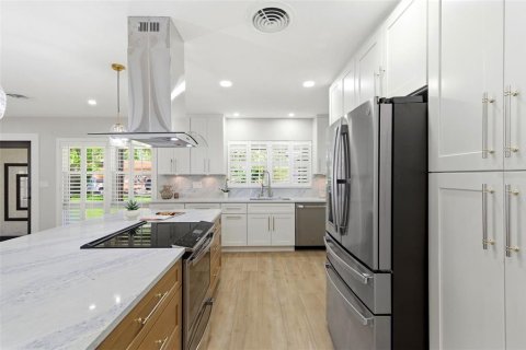 Casa en venta en Saint Petersburg, Florida, 3 dormitorios, 168.52 m2 № 2093162 - foto 2