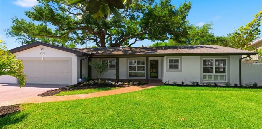 Casa en Saint Petersburg, Florida 3 dormitorios, 168.52 m2 № 2093162