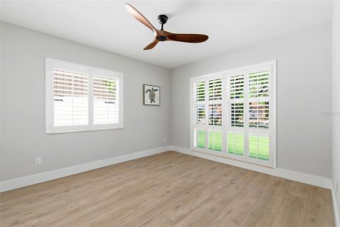 Casa en venta en Saint Petersburg, Florida, 3 dormitorios, 168.52 m2 № 2093162 - foto 28