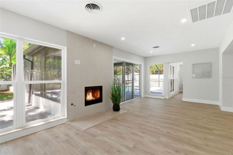 Casa en venta en Saint Petersburg, Florida, 3 dormitorios, 168.52 m2 № 2093162 - foto 8