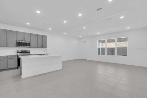Townhouse in Apopka, Florida 3 bedrooms, 188.03 sq.m. № 1886927 - photo 4