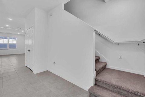 Townhouse in Apopka, Florida 3 bedrooms, 188.03 sq.m. № 1886927 - photo 3