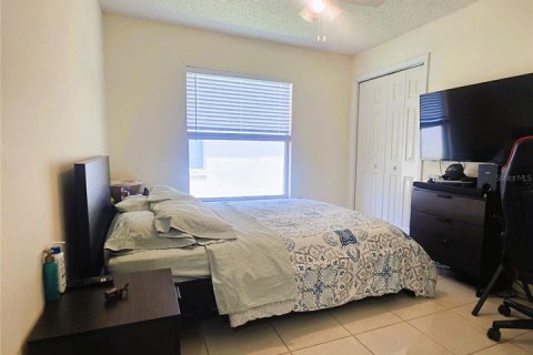 House in Orlando, Florida 3 bedrooms, 141.86 sq.m. № 1832699 - photo 12