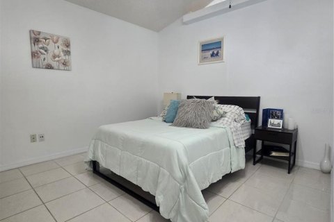 House in Orlando, Florida 3 bedrooms, 141.86 sq.m. № 1832699 - photo 16