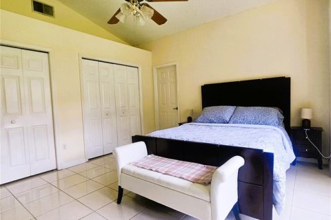 House in Orlando, Florida 3 bedrooms, 141.86 sq.m. № 1832699 - photo 15