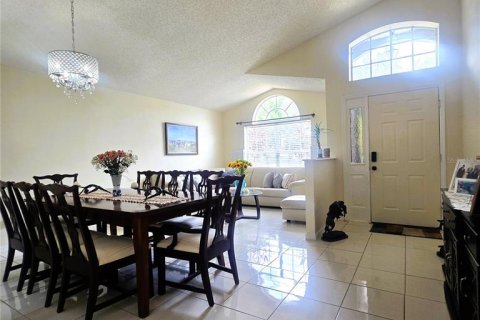 House in Orlando, Florida 3 bedrooms, 141.86 sq.m. № 1832699 - photo 3