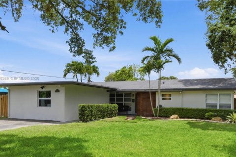 Casa en Hollywood, Florida 4 dormitorios, 167.04 m2 № 2243997