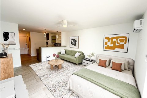 Condo in Miami Beach, Florida  № 2019361 - photo 2