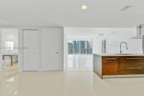 Condominio en alquiler en Miami, Florida, 2 dormitorios, 141.03 m2 № 1991414 - foto 3